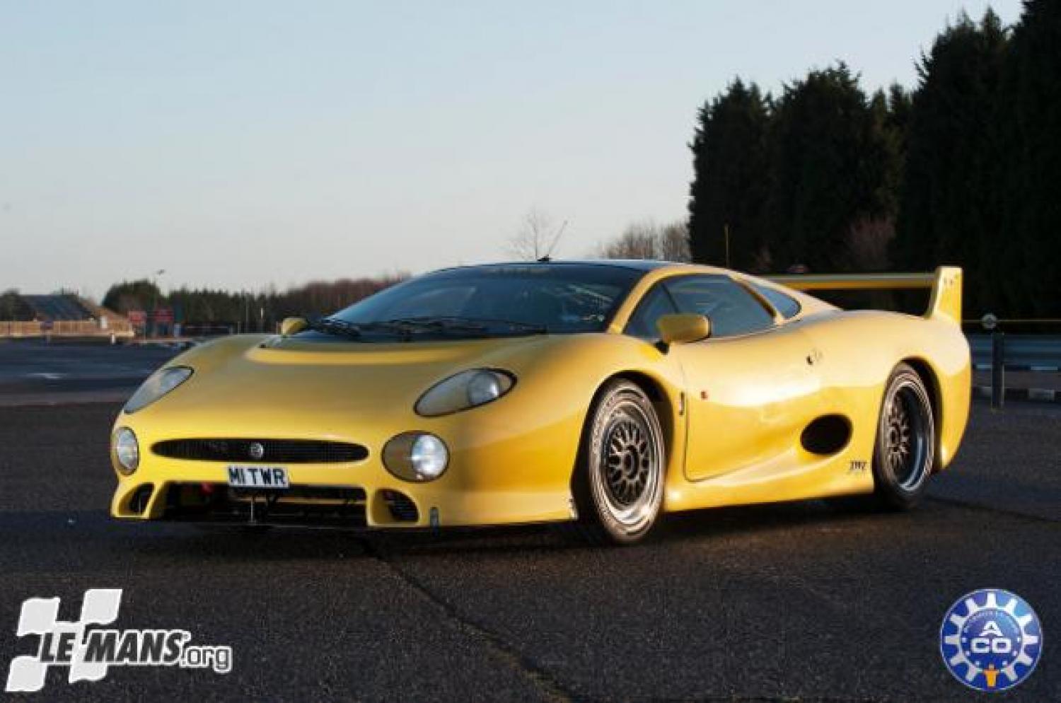 La Jaguar XJ220 fête ses 20 ans