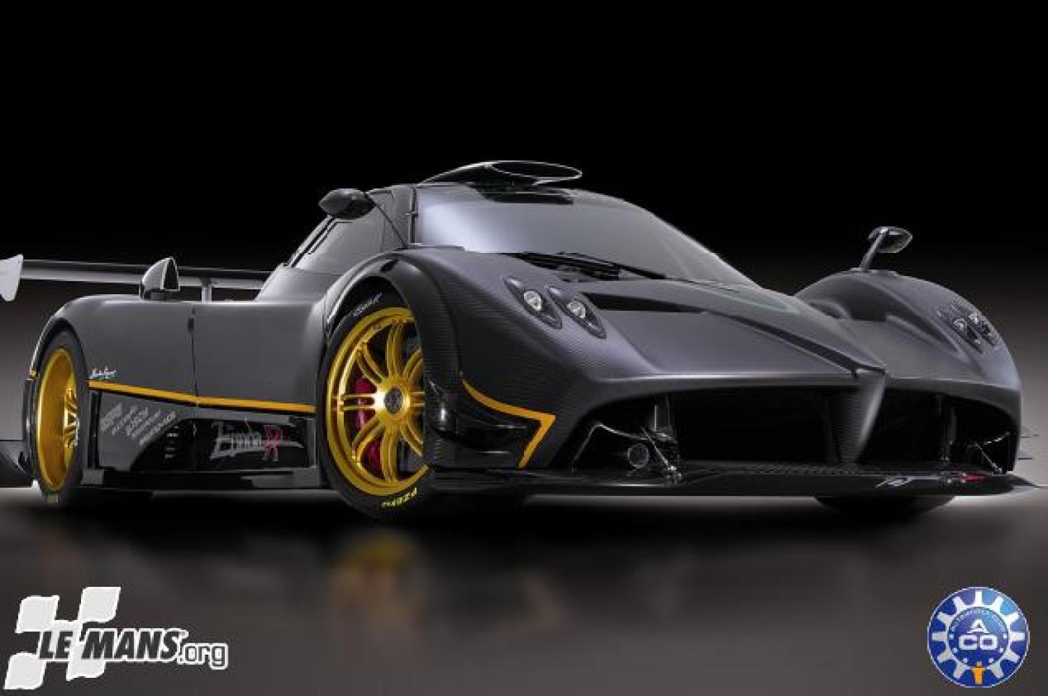 Pagani challenges Ferrari !