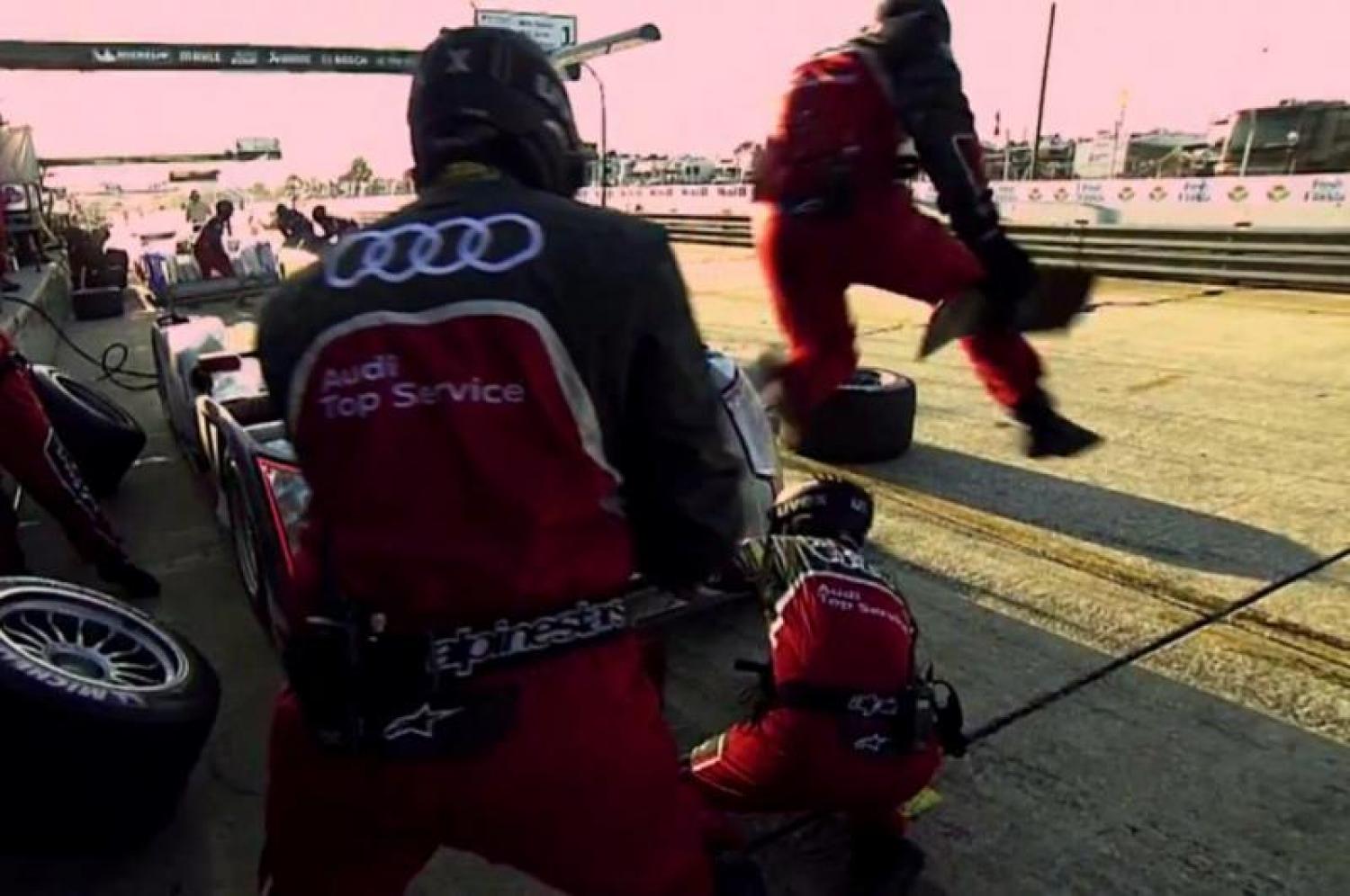 Athletes of the pit crew !