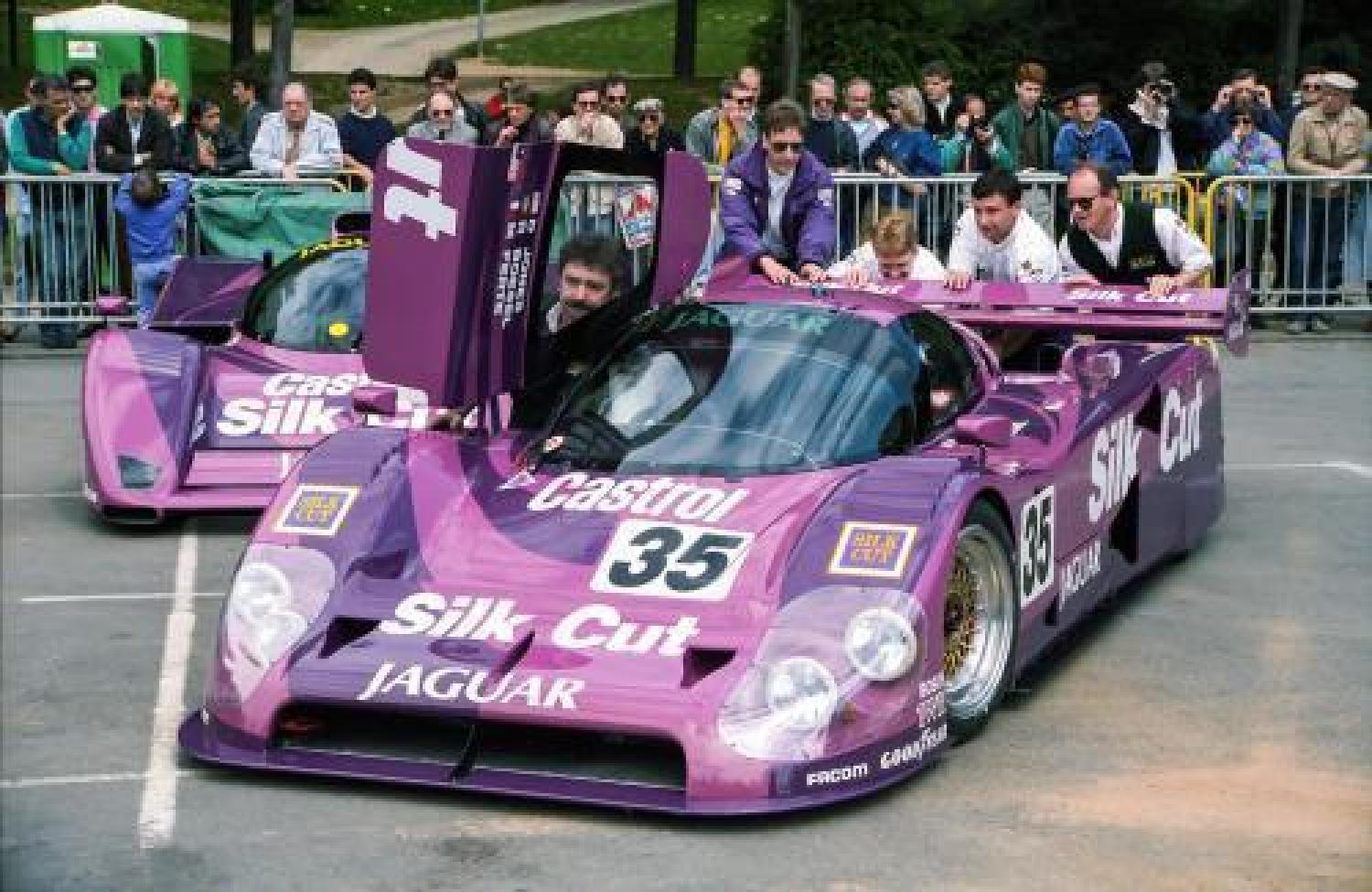 Le Mans 1991 - the Jaguars gather behind the Mazda