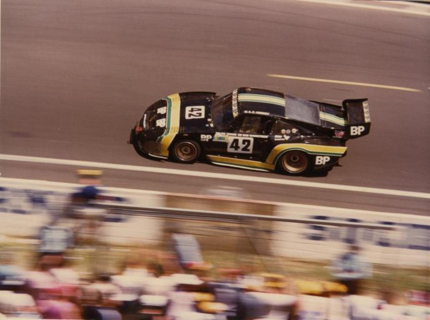 Gagnant 24h du mans. Porsche 935. 24 Hours of du mans 2013. Трасса des 24 heures. Porsche 935 dp.