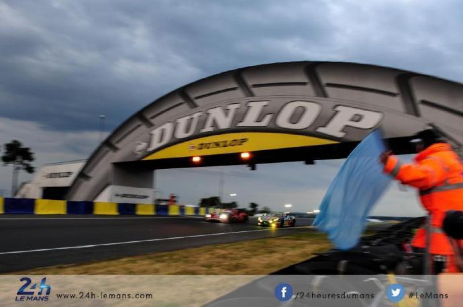 Hour 19: Porsche hit the 300 lap mark