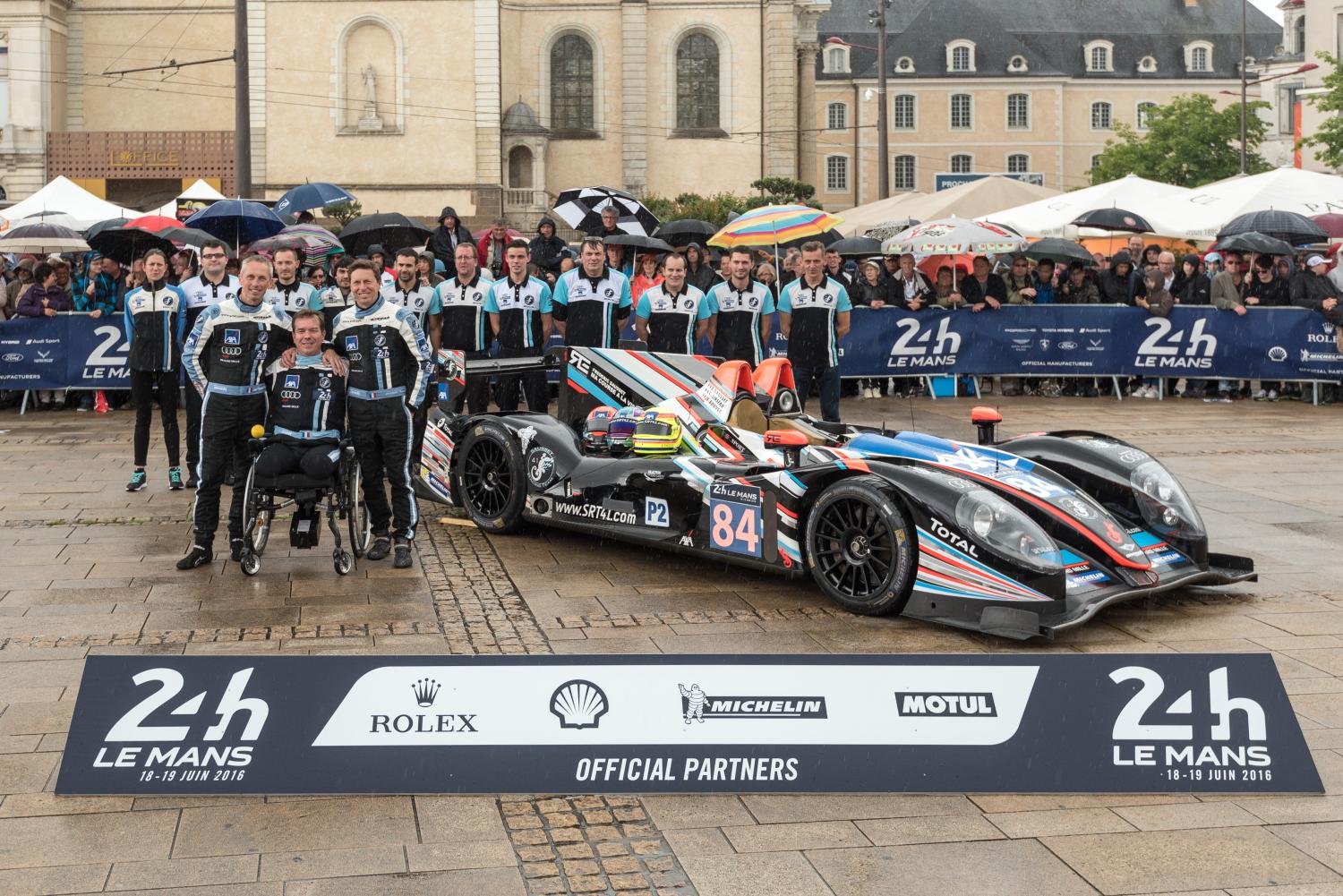 Frédéric Sausset, le parcours d'un homme hors du commun aux 24 Heures du Mans (France 3)