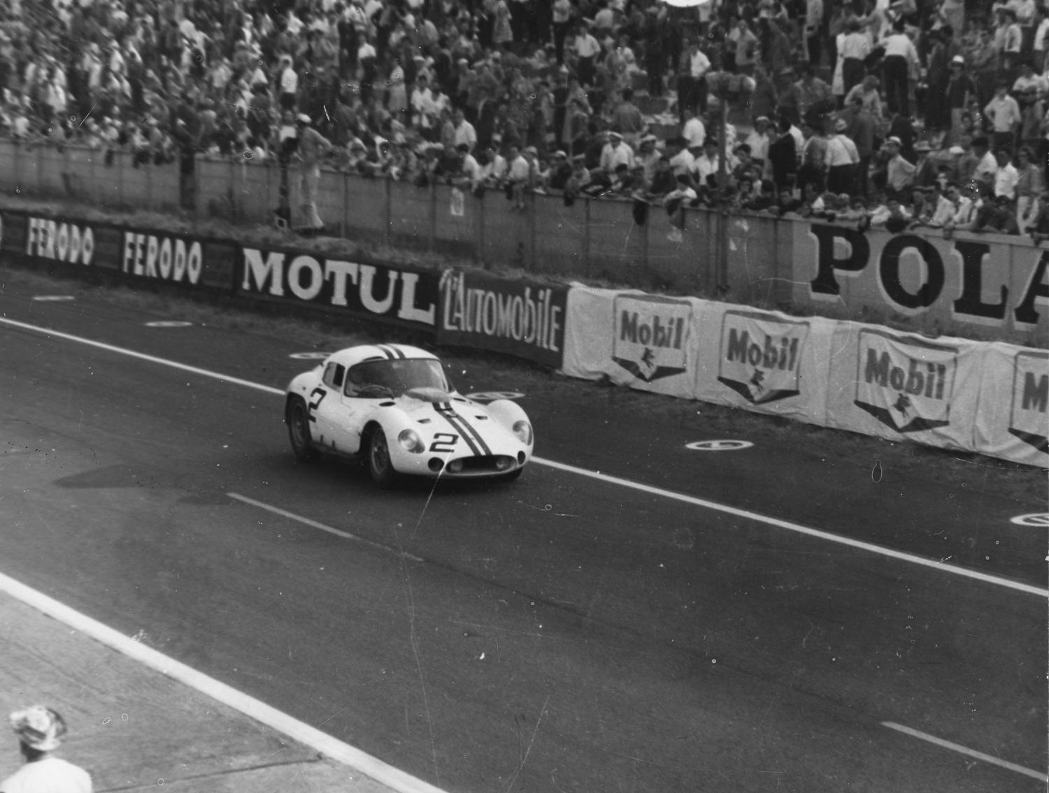 Bruce McLaren, the one-man band (1) - Awaiting Ford...