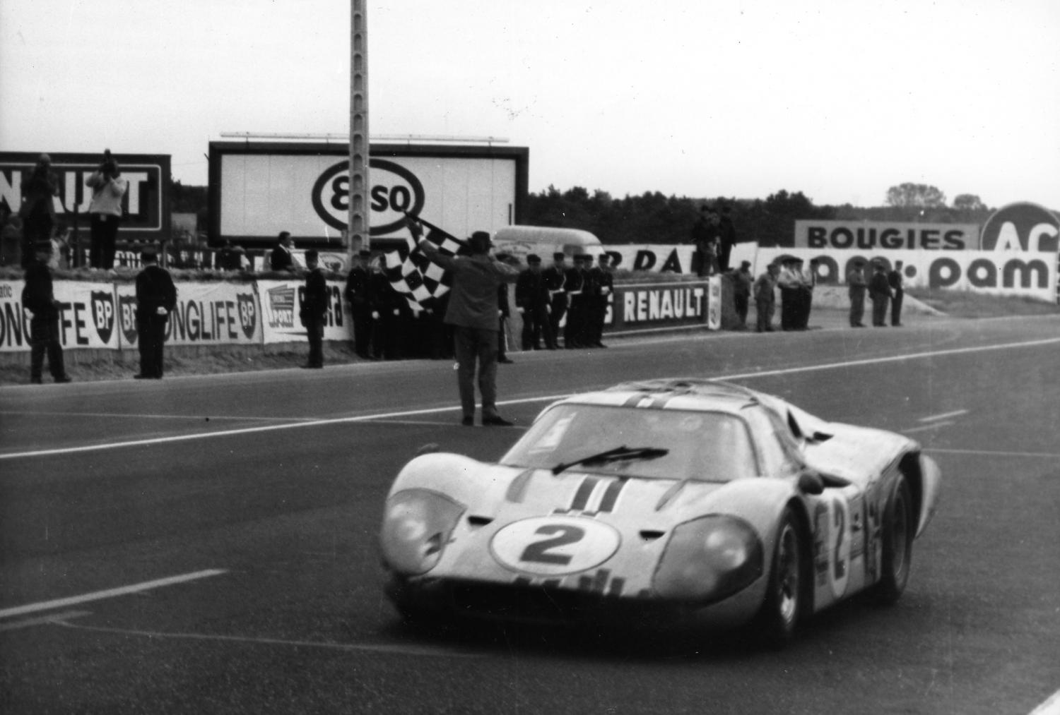Bruce McLaren, the one-man band (2) - 1964-1967, the Ford years