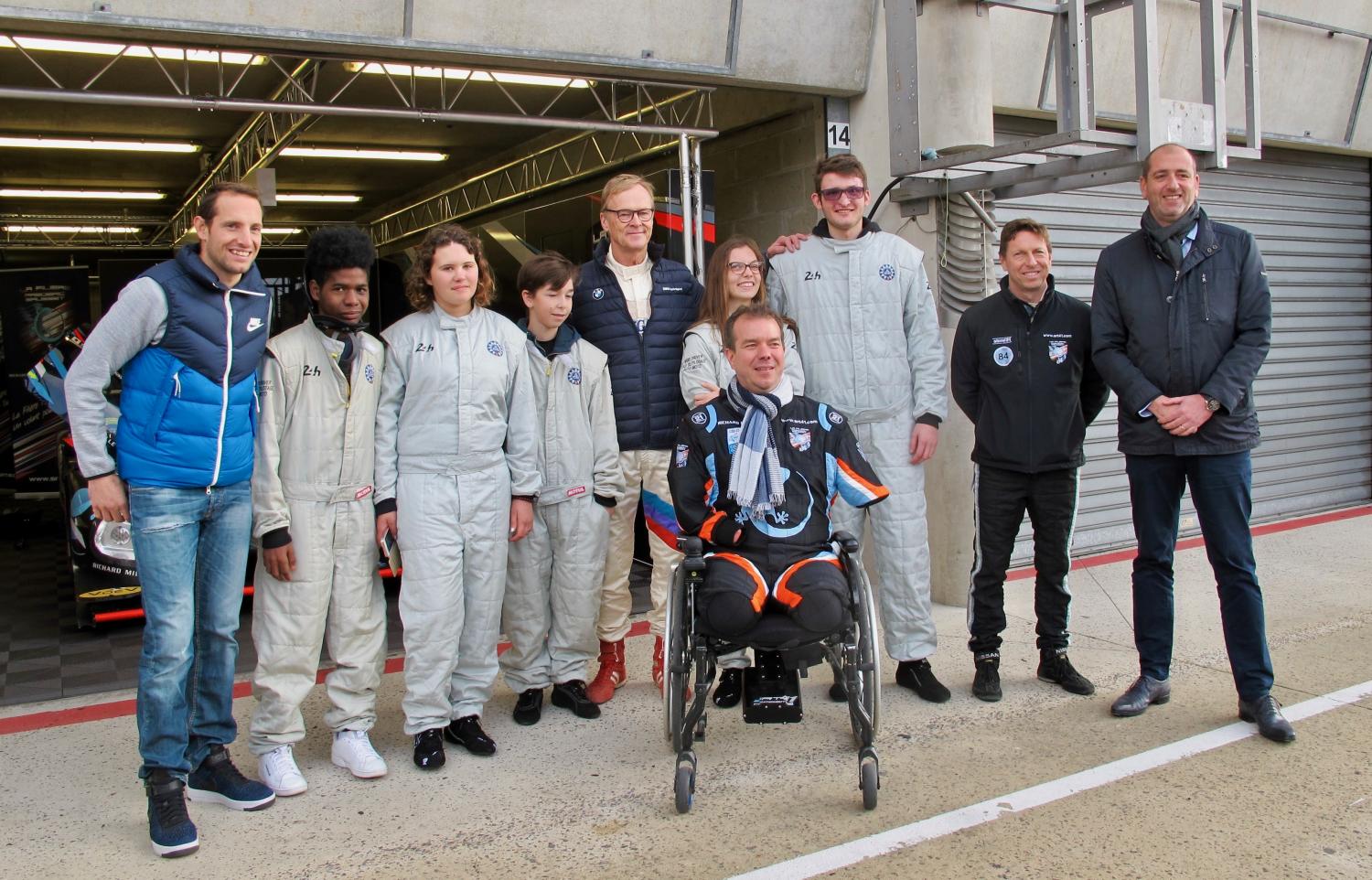 Le Mans - Baptêmes sur le circuit Bugatti pour des enfants handicapés