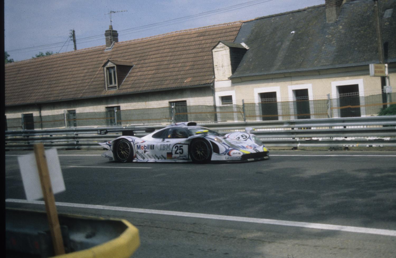 Porsche 1948-2018, les 24 Heures en "grand huit" (7) - 1998