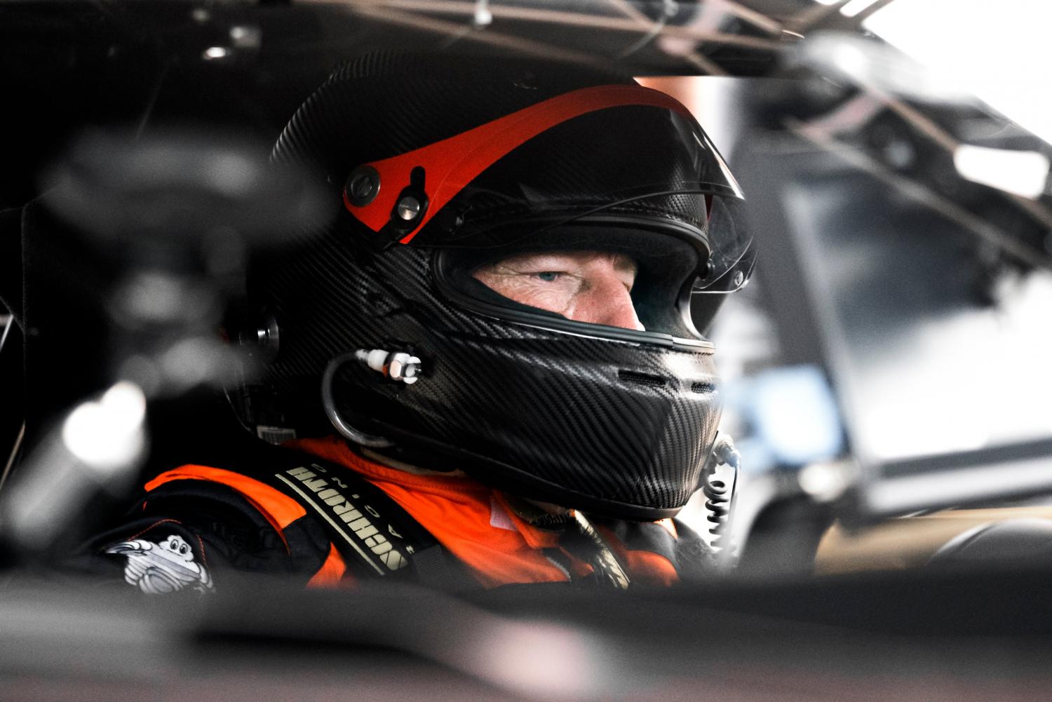 1988 Le Mans winner Andy Wallace breaks 300-mph barrier in a Bugatti