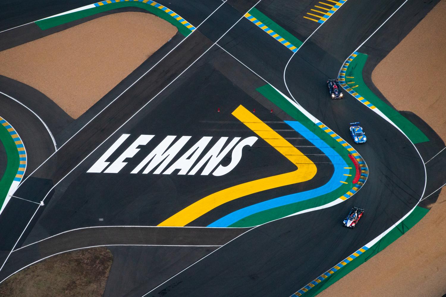 Explore the 24 Hours of Le Mans circuit, turn by turn