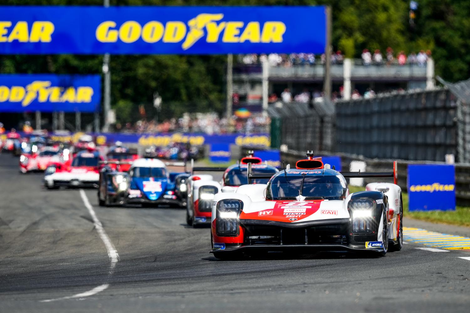 24 Heures du Mans H+4 : Toyota parade, Alpine bloqué aux stands