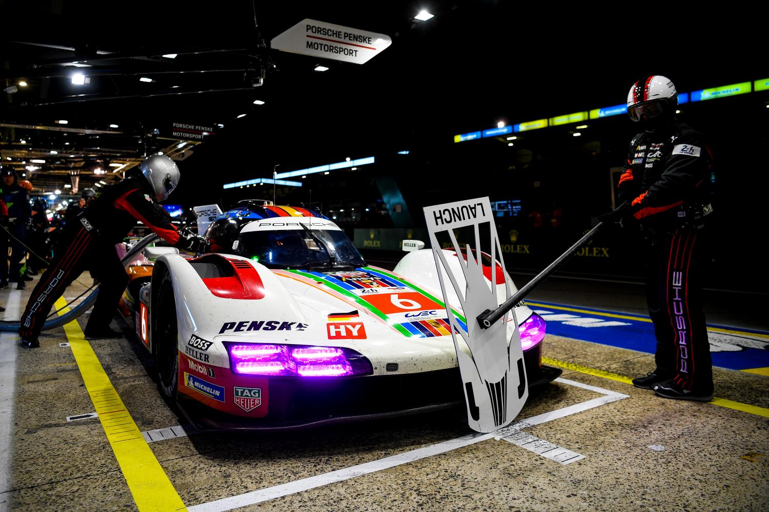 Porsche répond à Ferrari lors des essais de nuit