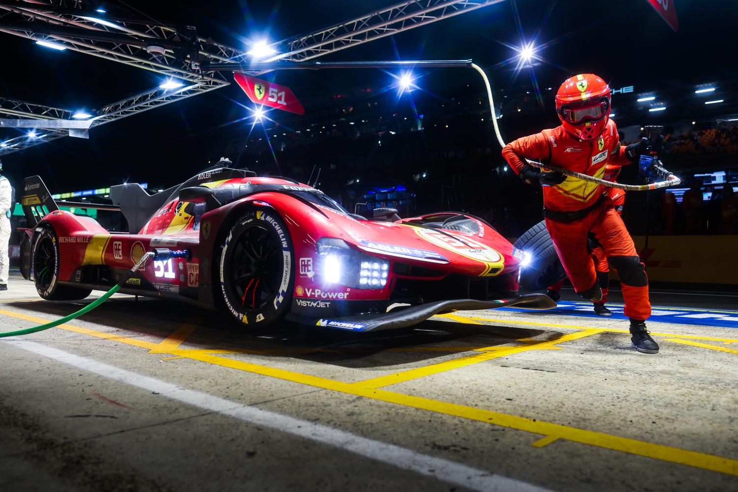 Up 01 ferrari. 24 Hours of le mans Ferrari. 24 Часа Ле-Мана победители. 2 Феррари у финиша. RM up-01 Ferrari.