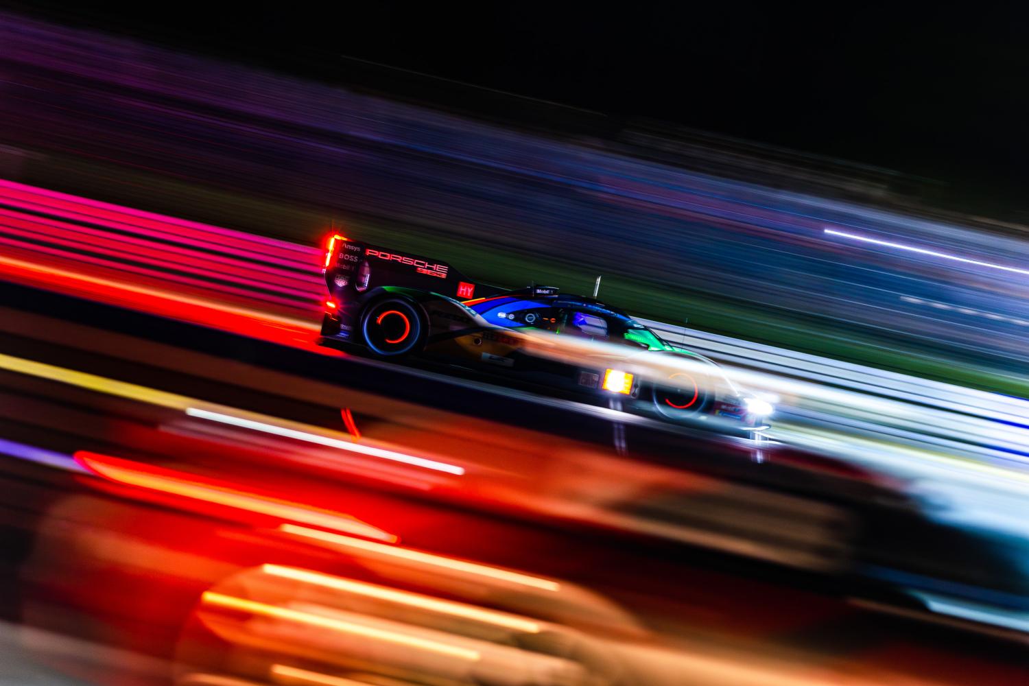 Why do brakes glow red during the 24 Hours of Le Mans?