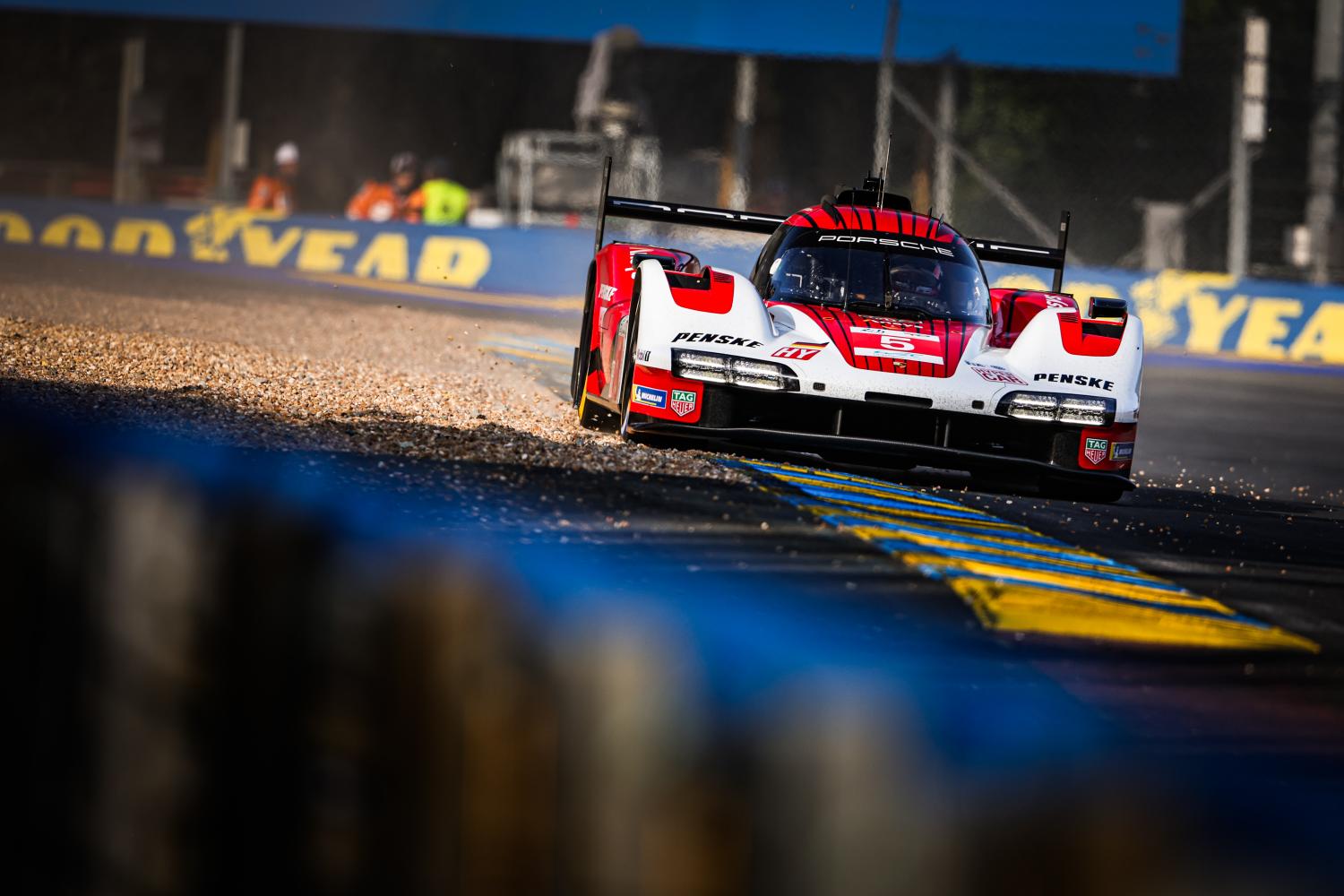 Porsche surprend Ferrari lors de la troisième séance d’essais libres des 24 Heures du Mans