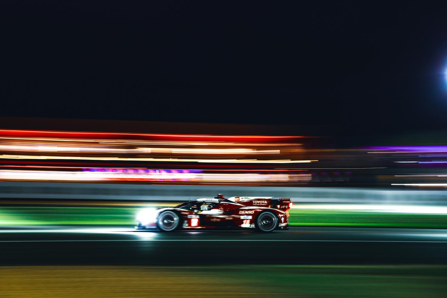 Toyota turn it on at Le Mans to top FP2 and first night-time session