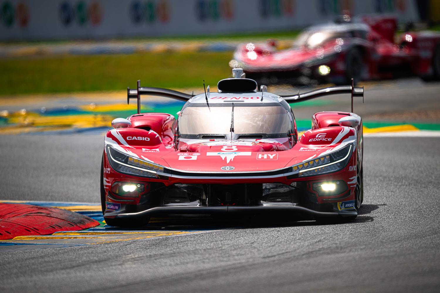 4-hour round-up: Toyota head to the front as battle for the lead intensifies at Le Mans