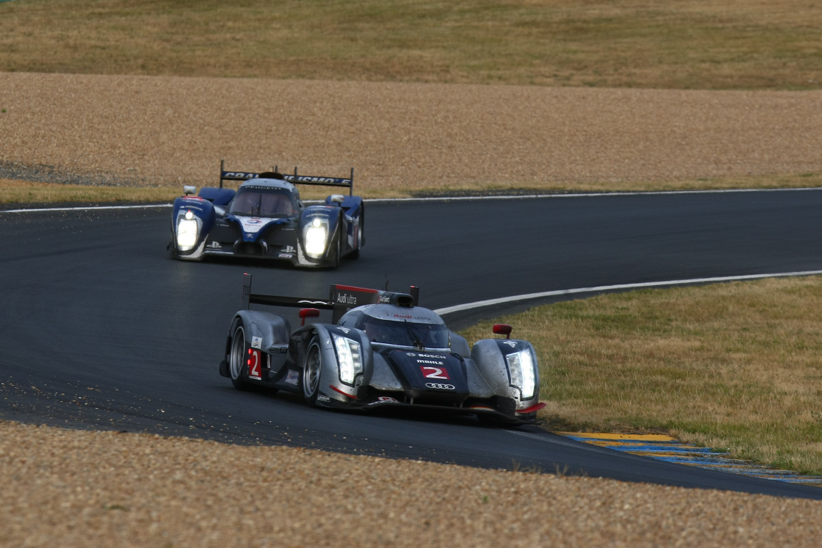 Quatre contre un. La Peugeot 908 HDi FAP du Team Oreca Matmut, plus vieille, termine quatrième à 16 tours.