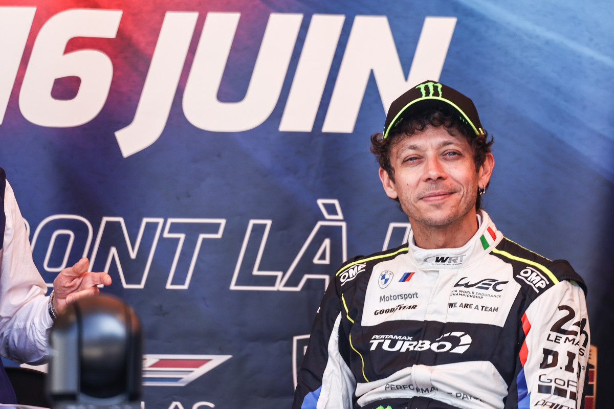 Valentino Rossi n'a pas oublié la moto pour autant. Il est à la tête d'une équipe en MotoGP, qui vise à mettre en avant les talents de son académie.