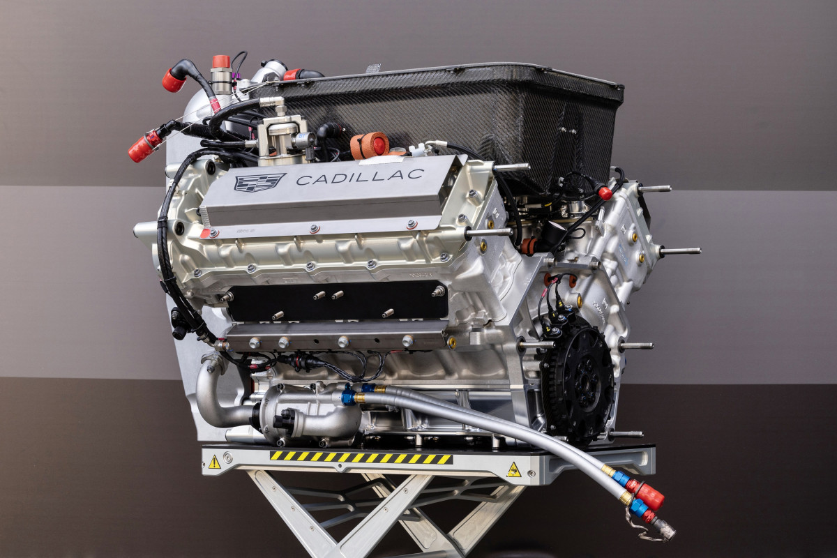 This engine developed by General Motors in Pontiac, Michigan was built with nearly 2,000 parts. The carmaker's first V8 dates back to 1915. Photo (Copyright): Cadillac