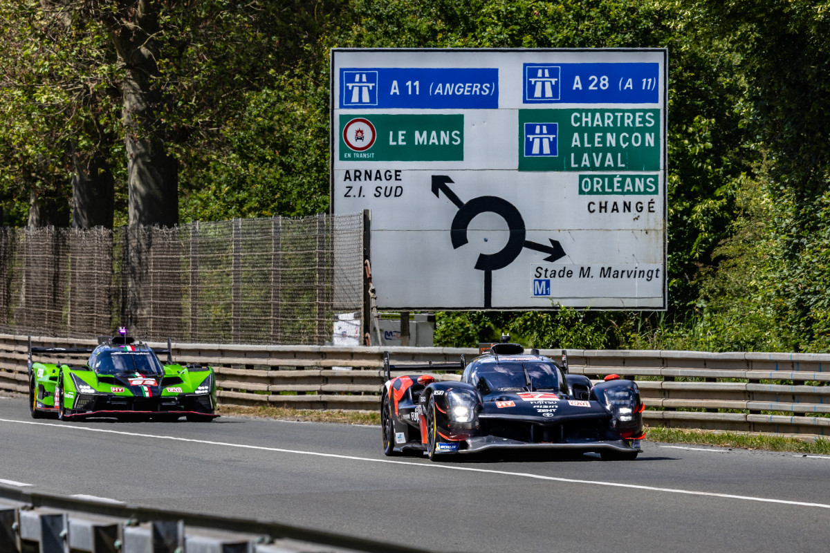 Kamui Kobayashi (#7 Toyota) left the track late on Sunday.