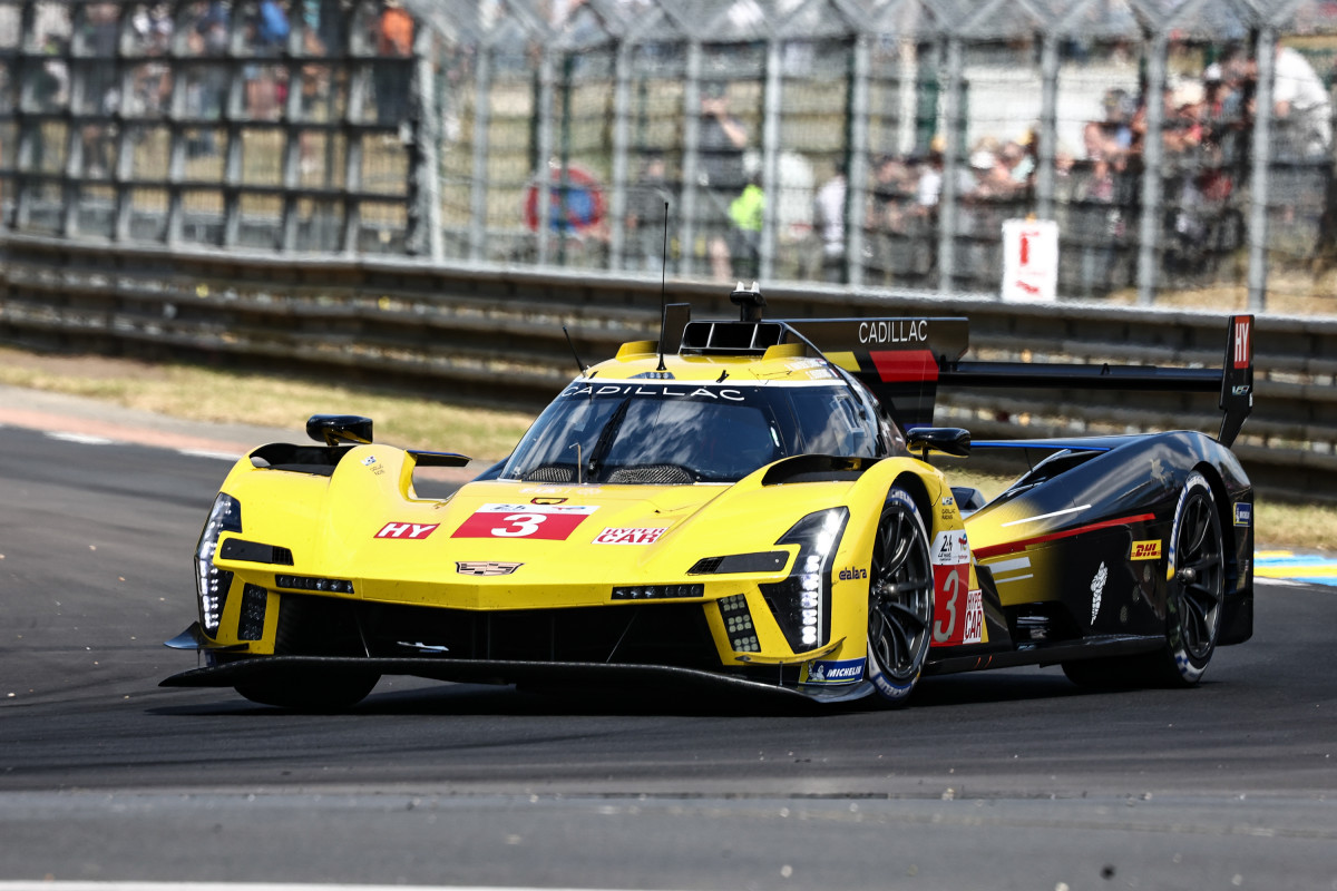 The chassis design was entrusted to the top notch Italian marque Dallara.
