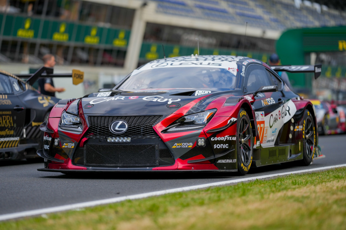 The #87 Lexus RC F LMGT3 leaped to the top of the LMGT3 timesheet on the last lap.