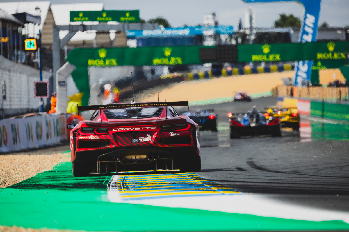Corvette domine une séance qui se termine avec sept marques différentes aux sept premières places.