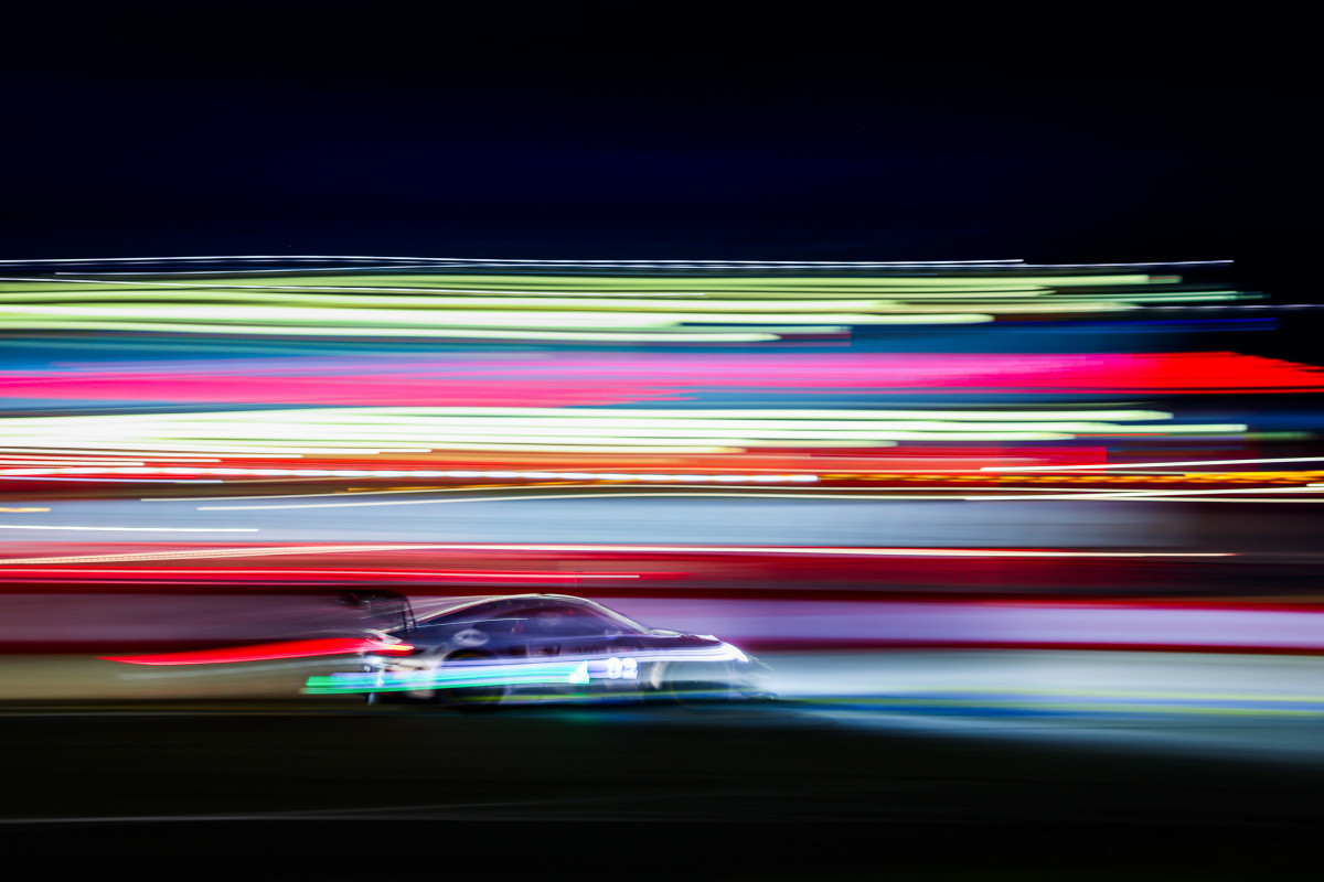 Le Mans by night: the #91 and #92 are continuing Porsche’s relationship with Le Mans. The manufacturer has been competing here for 75 years.