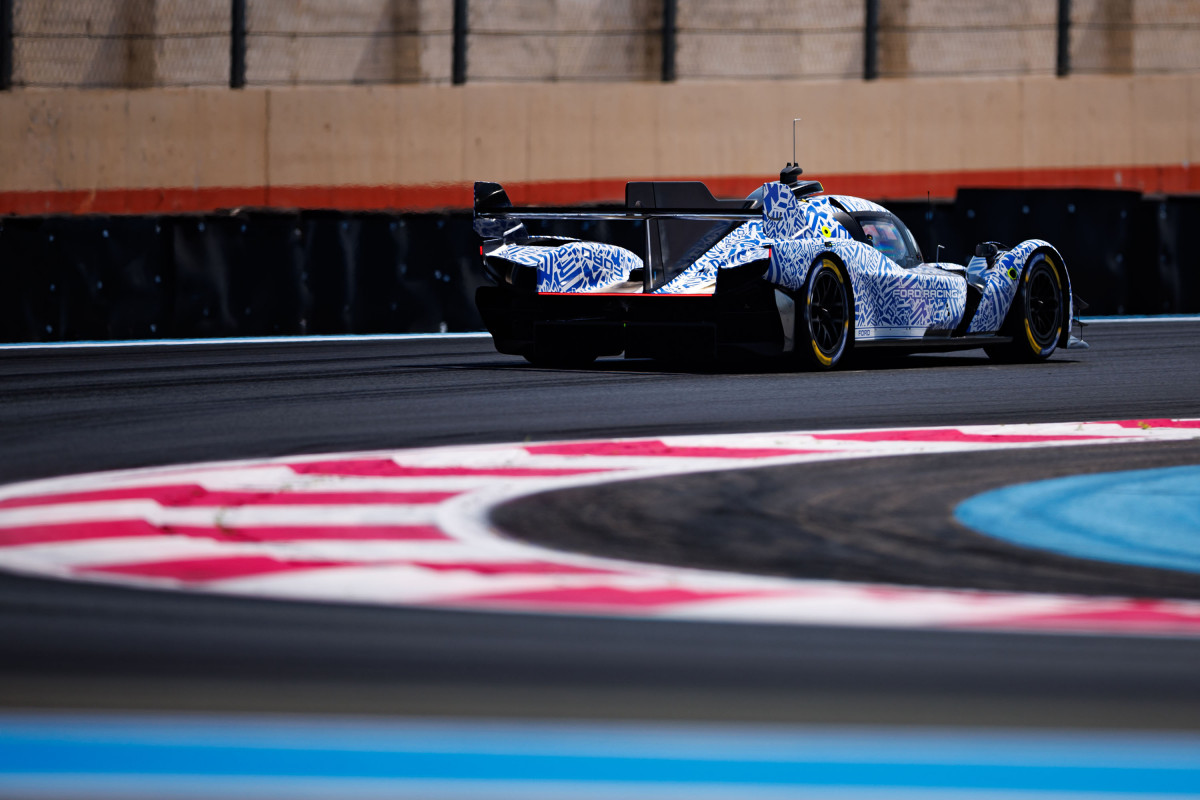 Le nom officiel de l’Hypercar de Ford sera annoncé dans les prochaines semaines, avant une présentation complète de la voiture à la fin du mois de novembre, aux États-Unis.